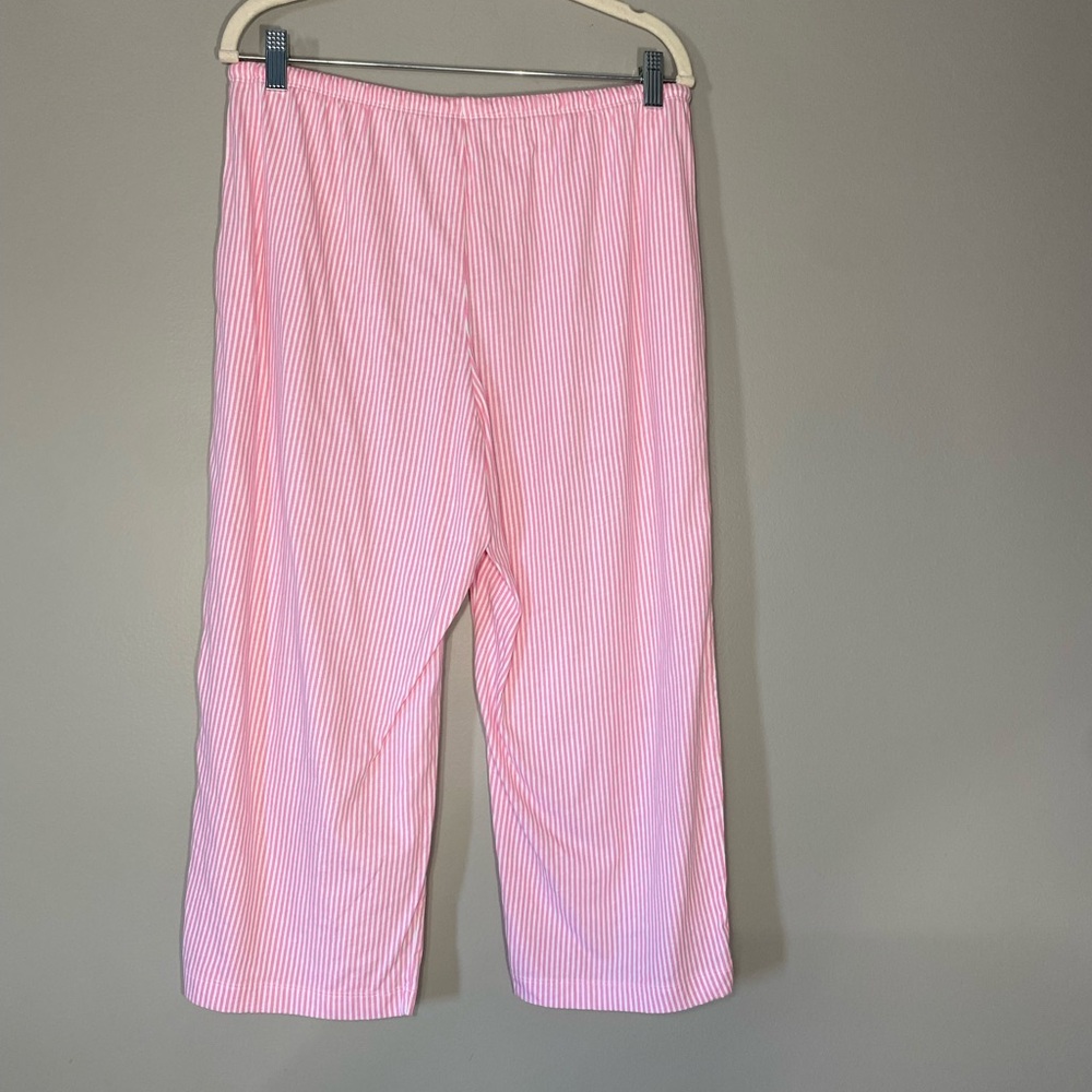 SOLD ❤️Lauren Ralph Lauren 
Ladies M Capri Pajamas Set 
Monogram pocket
Pink - Picture 7 of 8